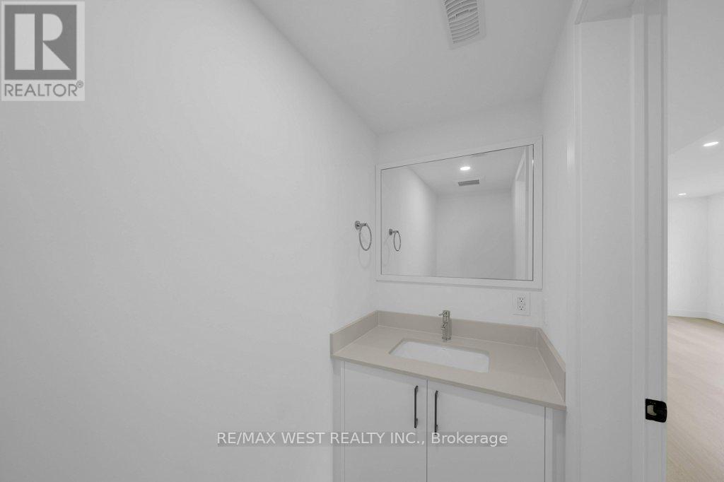 D - 502 Atlas Avenue, Toronto, Ontario  M6C 3R3 - Photo 11 - C12967094