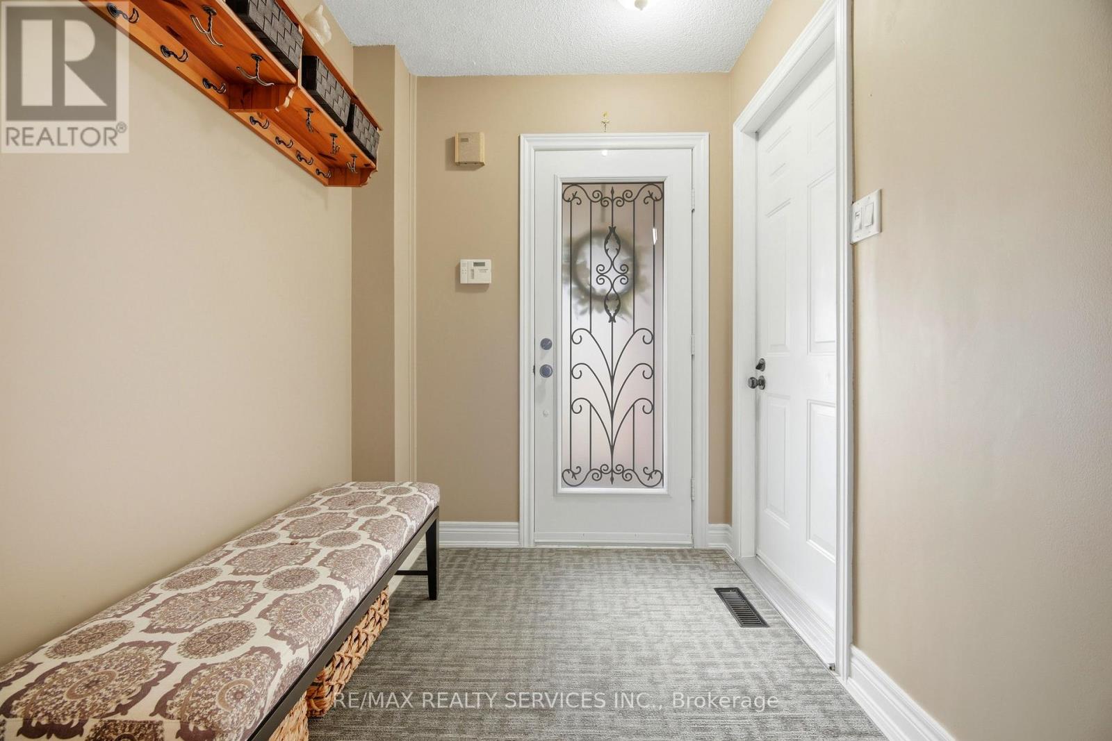 17 Metzak Drive, Brampton, Ontario  L6Z 4N3 - Photo 5 - W13097312