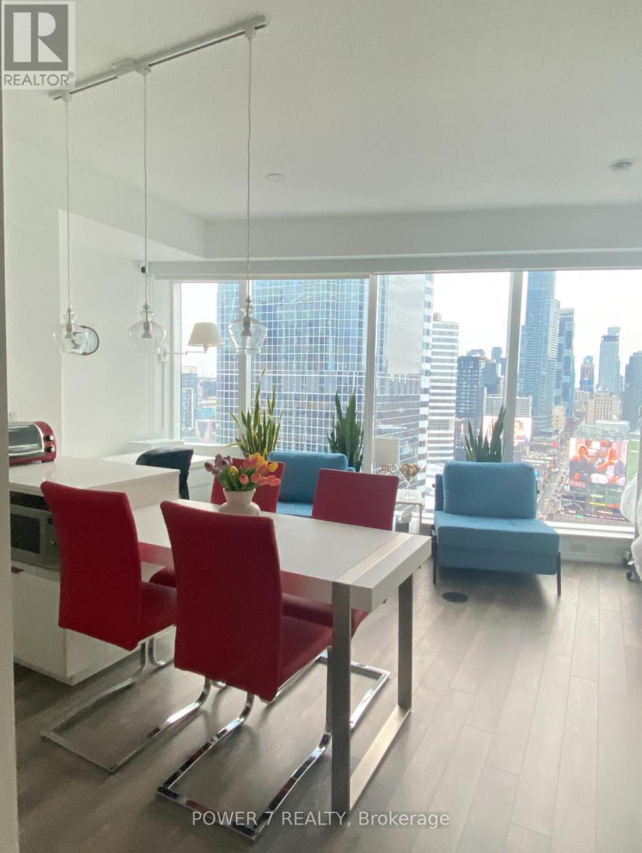 2313 - 197 Yonge Street W, Toronto, Ontario  M5B 0C1 - Photo 2 - C13124730