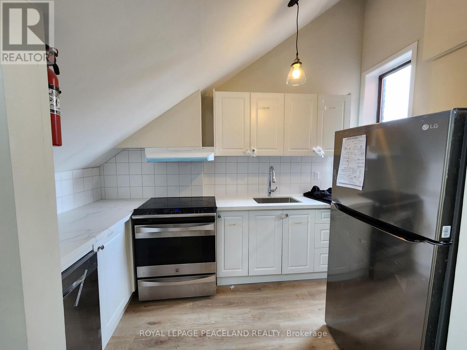 3 - 558 SPADINA CRESCENT, Toronto, Ontario