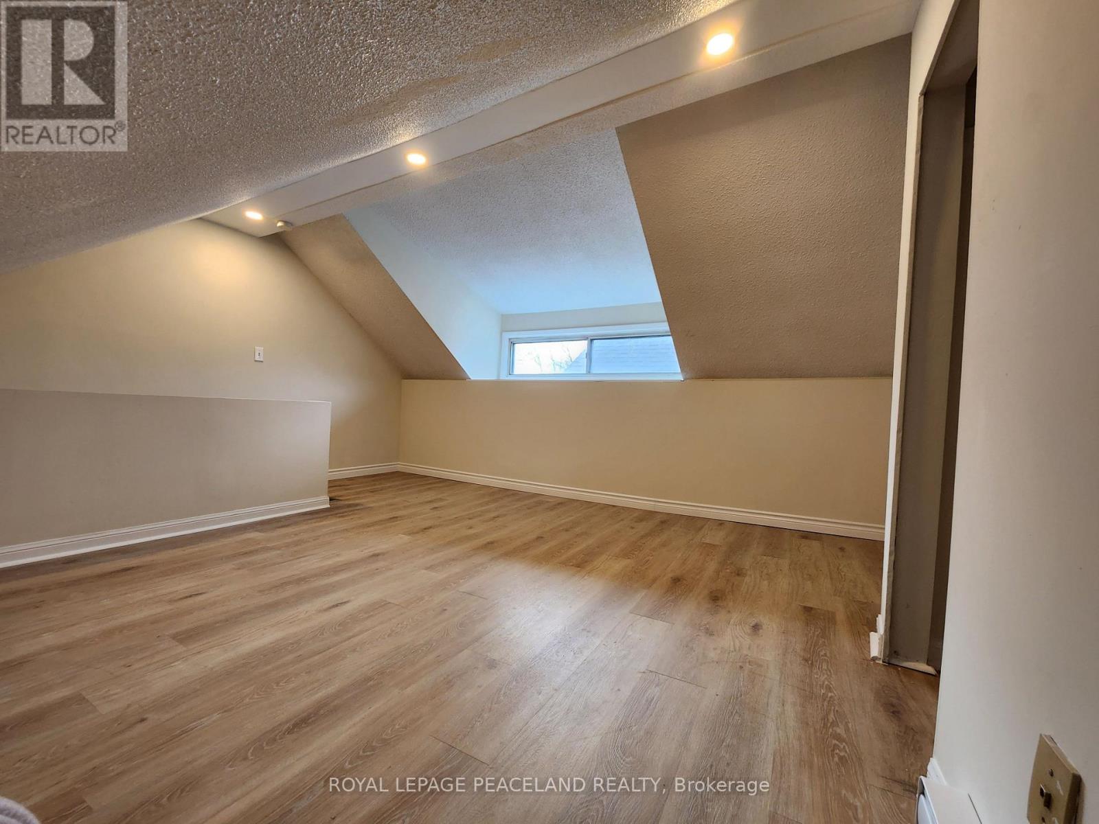 3 - 558 Spadina Crescent, Toronto, Ontario  M5S 2J9 - Photo 11 - C13124750