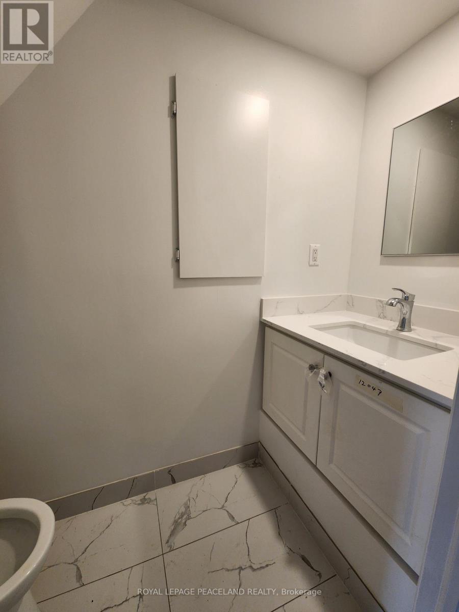 3 - 558 Spadina Crescent, Toronto, Ontario  M5S 2J9 - Photo 14 - C13124750