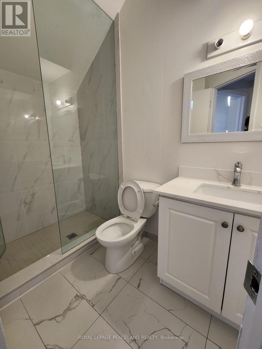 3 - 558 Spadina Crescent, Toronto, Ontario  M5S 2J9 - Photo 5 - C13124750