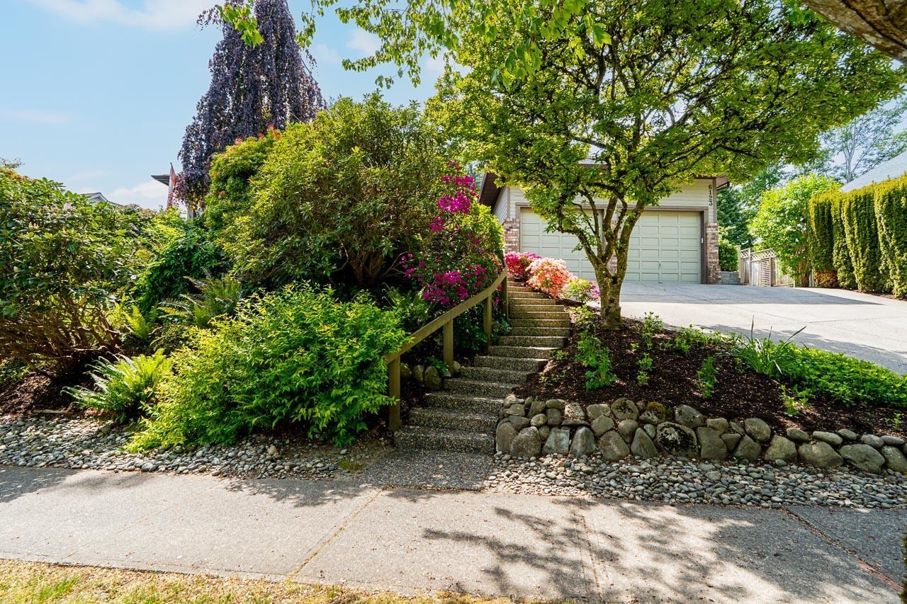 6123 Killarney Drive, Surrey, British Columbia  V3S 5W8 - Photo 2 - R3123416