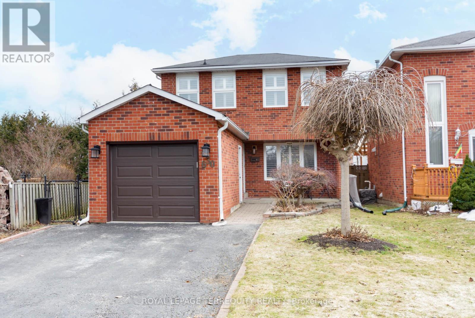 630 Sultana Square, Pickering (Amberlea), Ontario  L1V 3Y3 - Photo 3 - E13124870