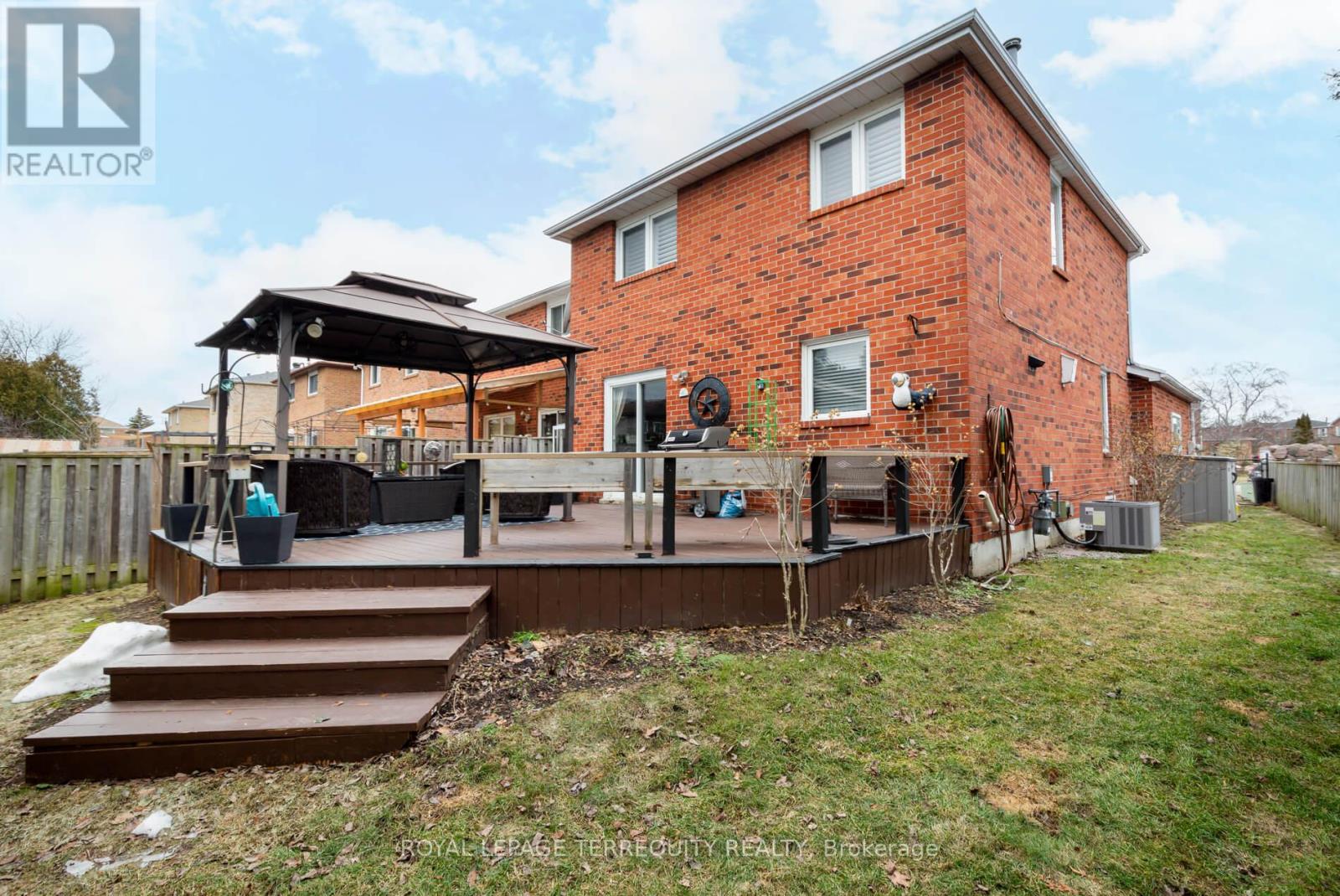 630 Sultana Square, Pickering (Amberlea), Ontario  L1V 3Y3 - Photo 39 - E13124870