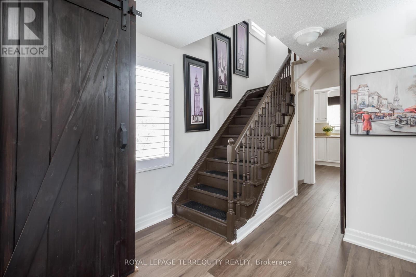 630 Sultana Square, Pickering (Amberlea), Ontario  L1V 3Y3 - Photo 5 - E13124870