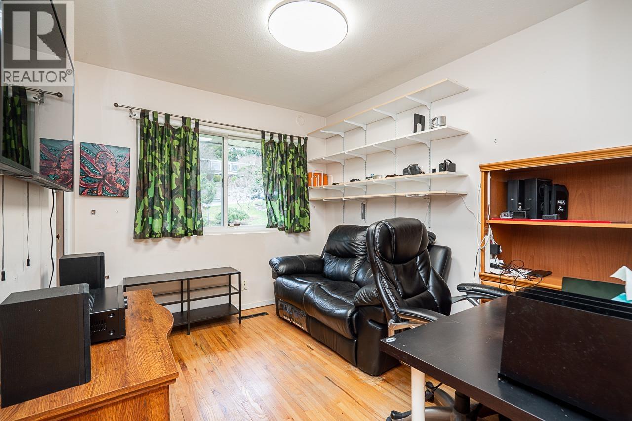 320 Seaforth Crescent, Coquitlam, British Columbia  V3K 2M4 - Photo 24 - R3113242