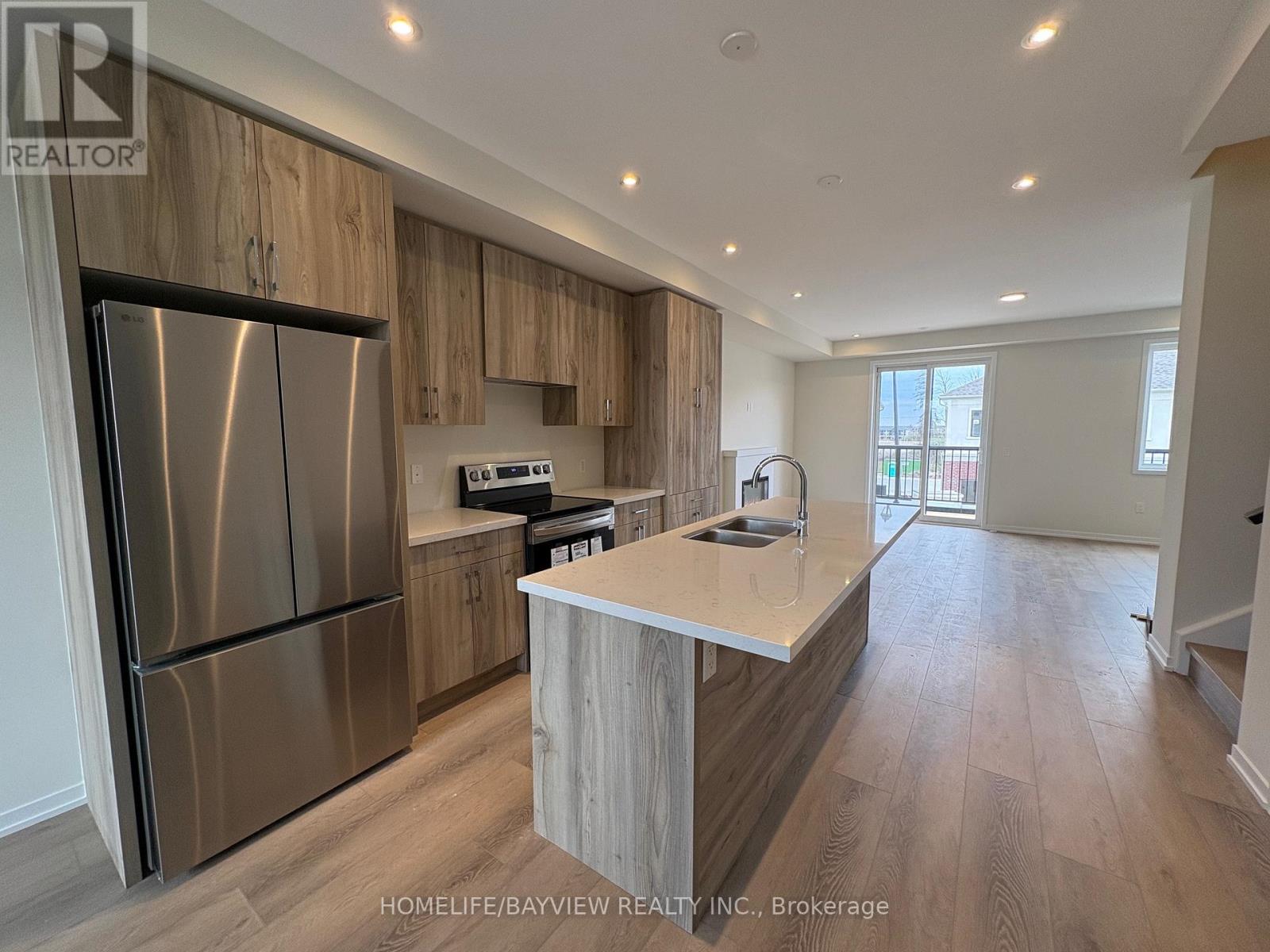 12 Big Willow Crescent, Richmond Hill, Ontario  L4E 1P3 - Photo 5 - N13124762