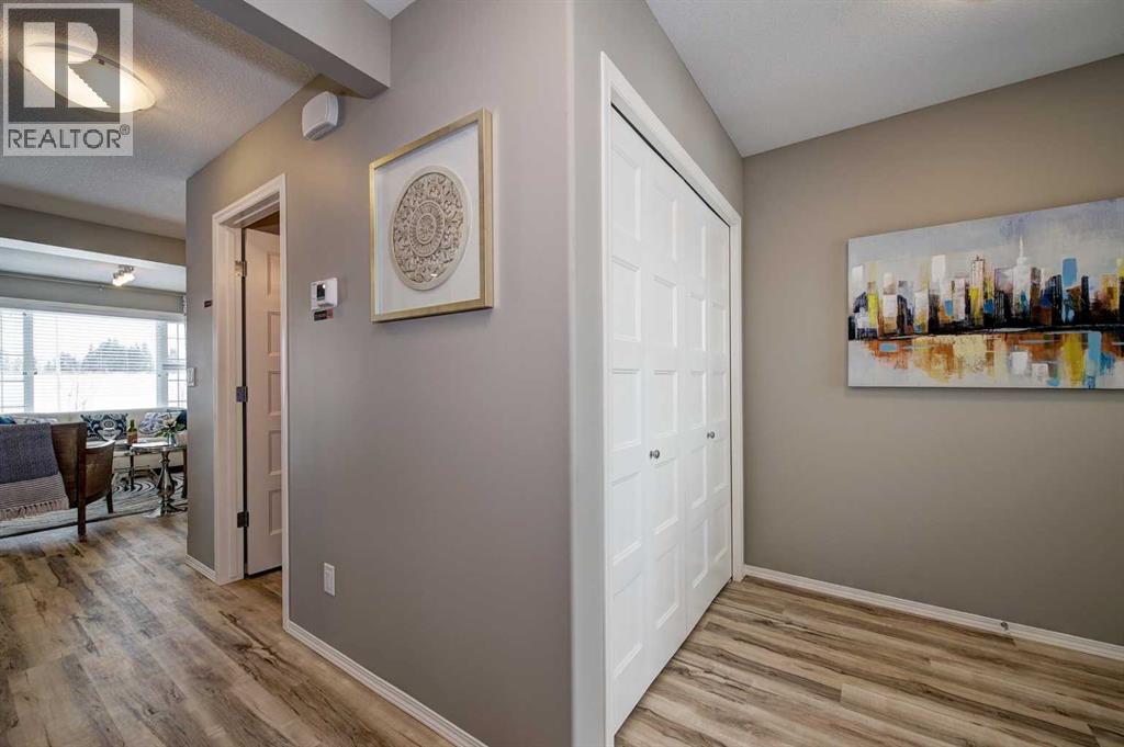 15 Golden Crescent, Red Deer, Alberta  T4P 2P9 - Photo 4 - A2298612