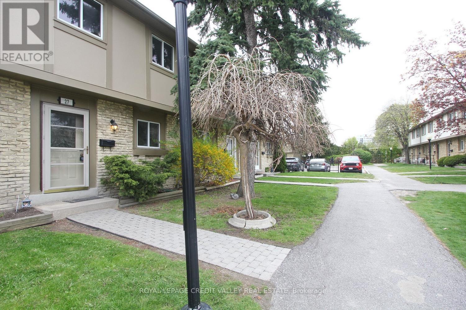 27 - 57 Hansen Road, Brampton, Ontario  L6V 3C6 - Photo 2 - W13124758