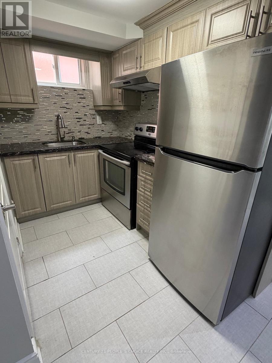38 Westhumber Boulevard E, Toronto, Ontario  M9W 3M6 - Photo 2 - W13124808