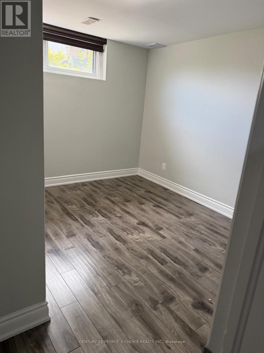 38 Westhumber Boulevard E, Toronto, Ontario  M9W 3M6 - Photo 5 - W13124808
