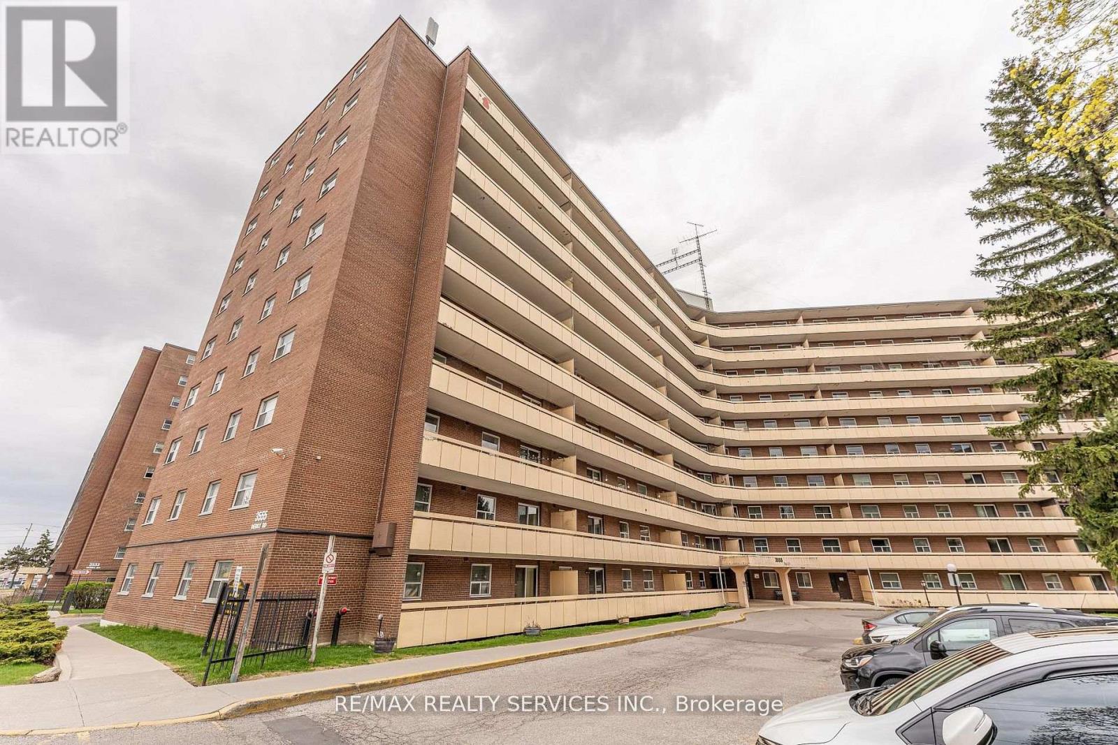 1006 - 3555 Derry Road E, Mississauga (Malton), Ontario  L4T 1B2 - Photo 2 - W13124814
