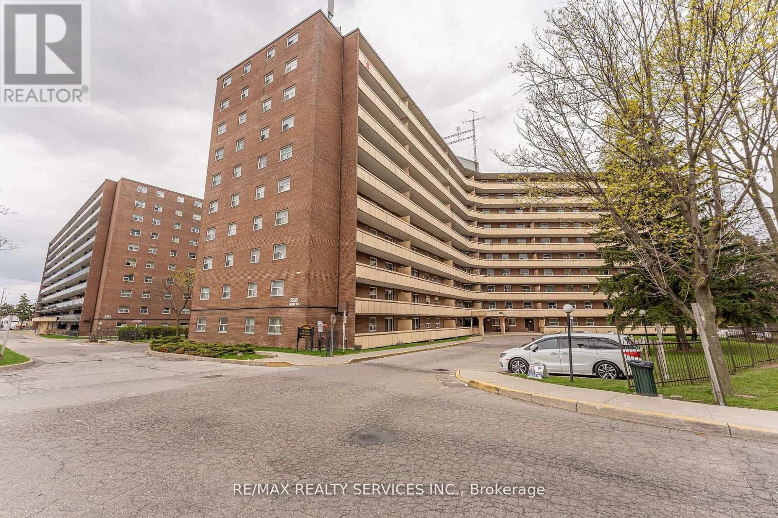 1006 - 3555 Derry Road E, Mississauga (Malton), Ontario  L4T 1B2 - Photo 4 - W13124814