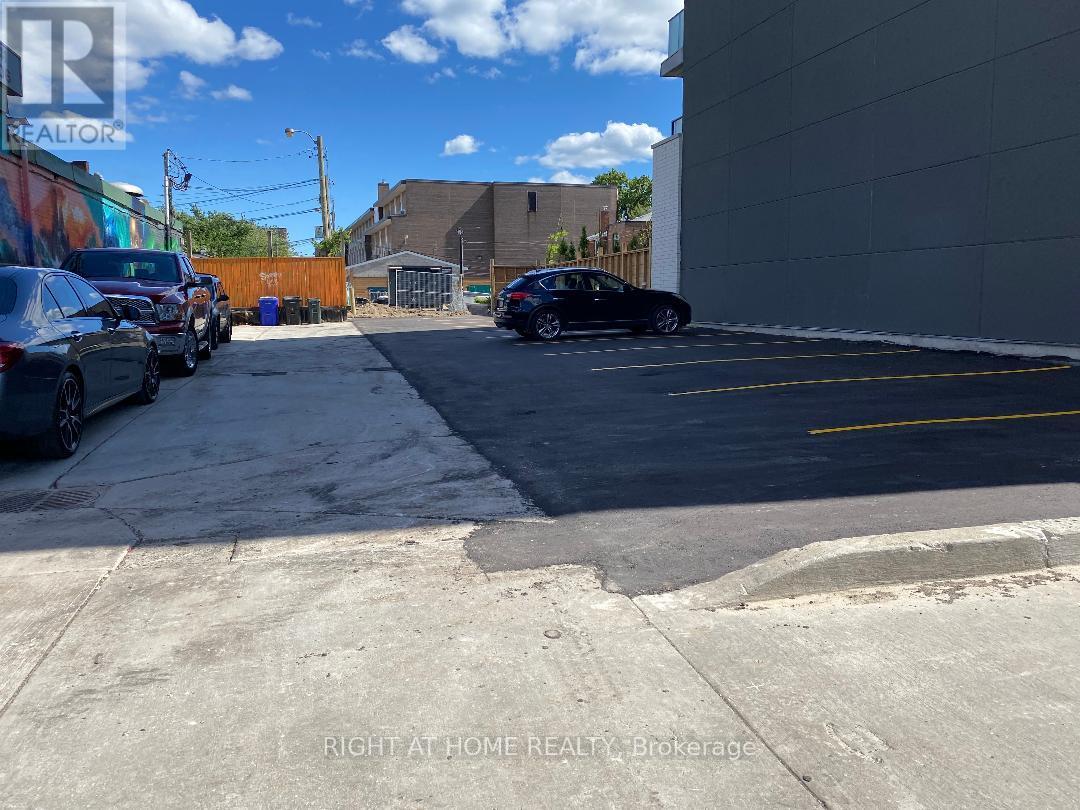 1745,1747 & 1753 St. Clair Avenue W, Toronto, Ontario  M6N 1J4 - Photo 8 - W13124862