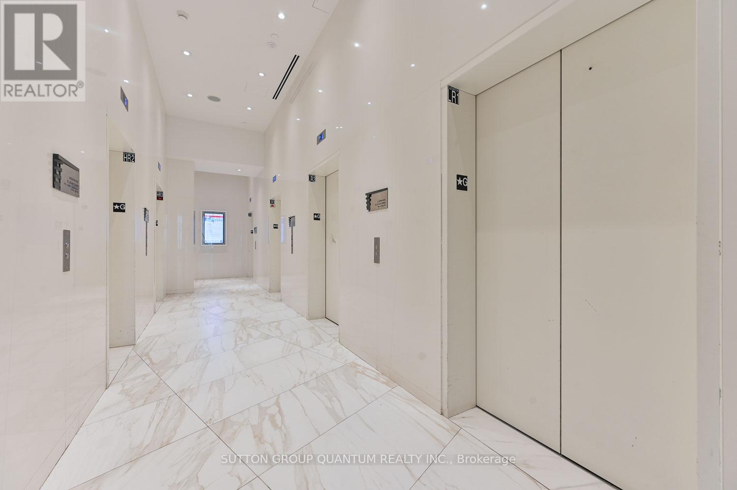 208 - 3883 Quartz Road, Mississauga, Ontario  L5B 0M4 - Photo 4 - W13124902