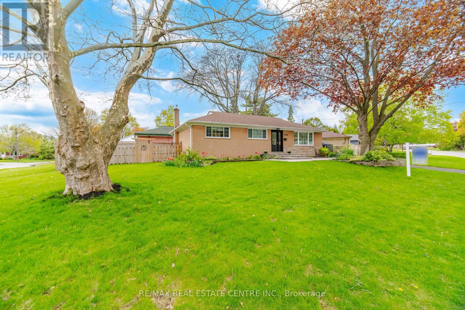 1376 ROYAL DRIVE, burlington (mountainside), Ontario