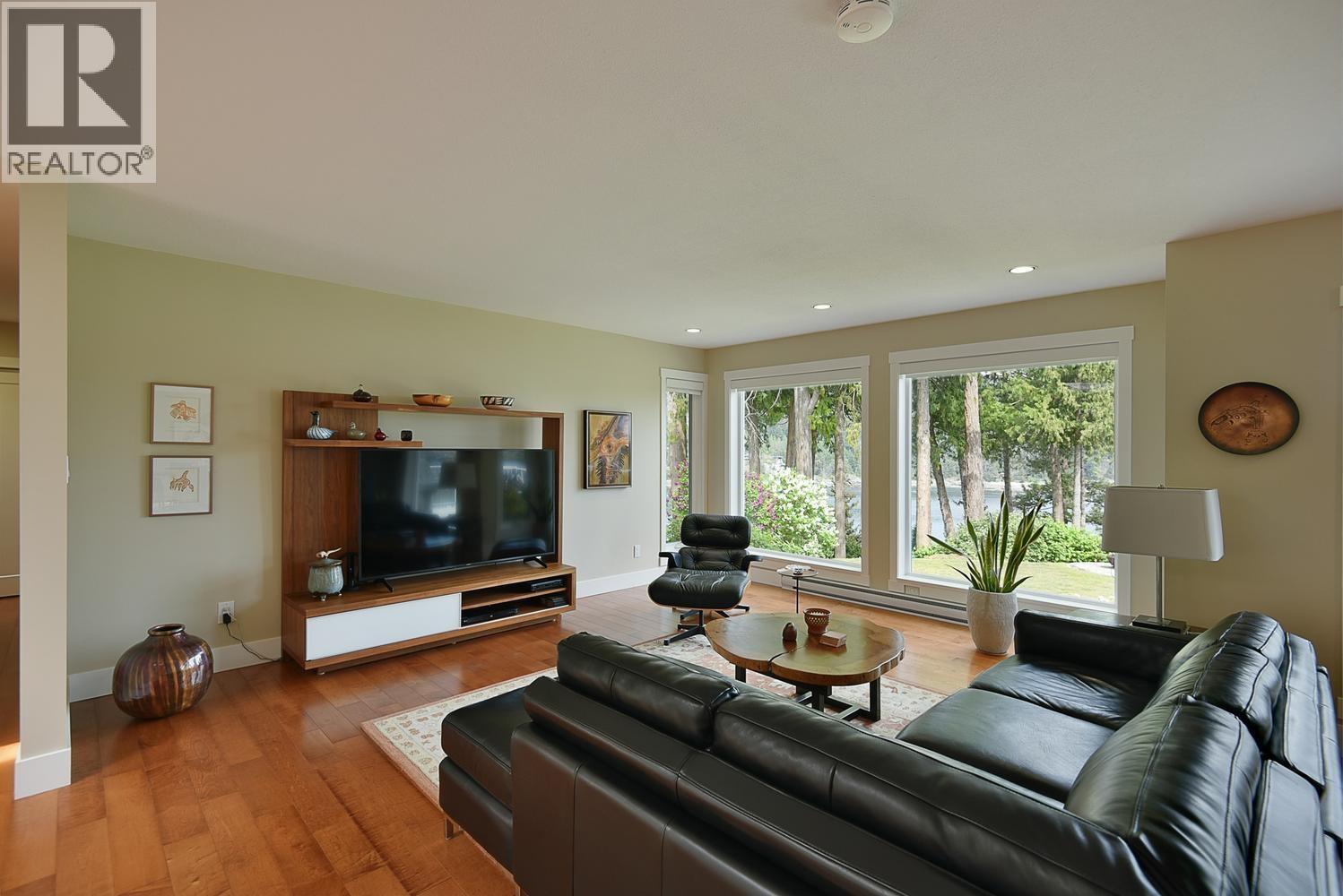 5481 Eureka Road, Halfmoon Bay, British Columbia  V7Z 1A1 - Photo 9 - R3119844