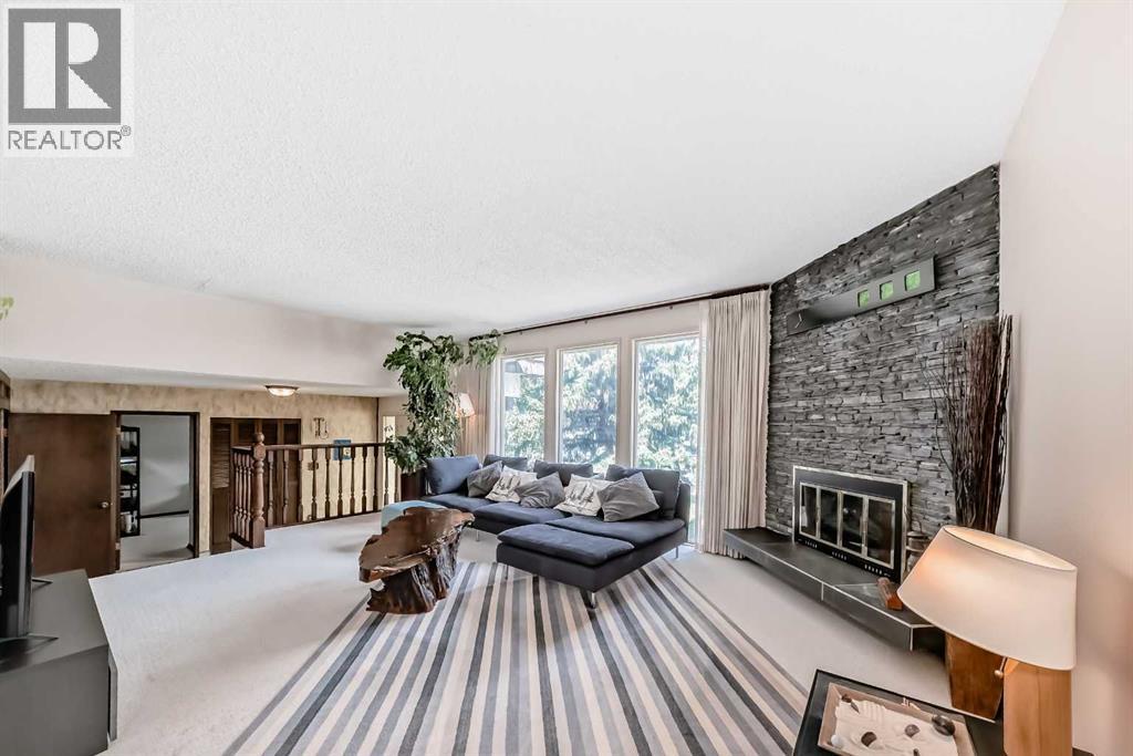 8 Varbrook Place NW, Calgary, Alberta  T3A 0A2 - Photo 6 - A2310215