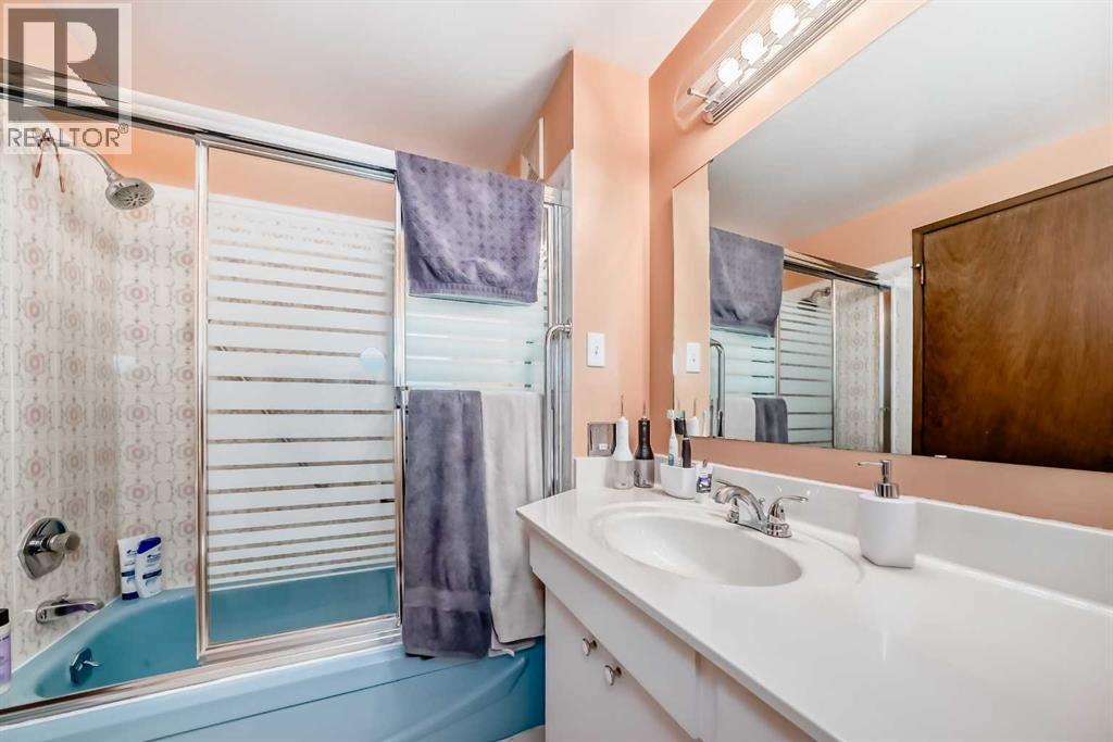 8 Varbrook Place NW, Calgary, Alberta  T3A 0A2 - Photo 21 - A2310215