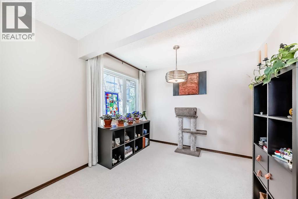 8 Varbrook Place NW, Calgary, Alberta  T3A 0A2 - Photo 7 - A2310215