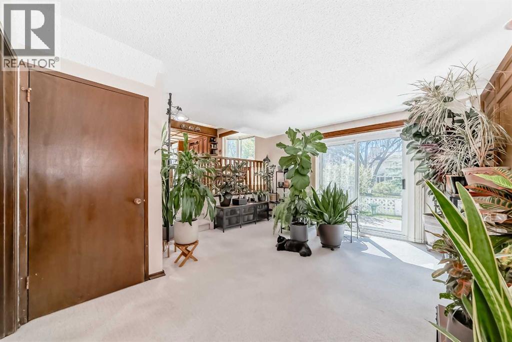 8 Varbrook Place NW, Calgary, Alberta  T3A 0A2 - Photo 13 - A2310215