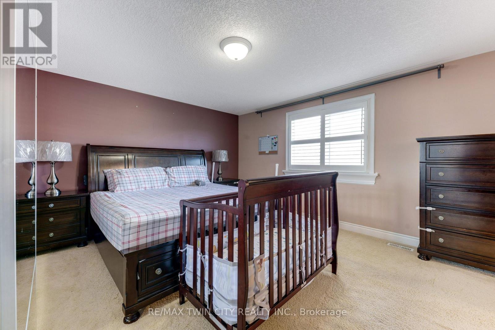 437 Beaumont Crescent, Kitchener, Ontario  N2A 0C4 - Photo 15 - X13124846