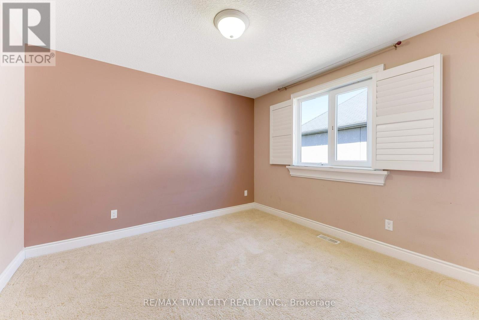 437 Beaumont Crescent, Kitchener, Ontario  N2A 0C4 - Photo 27 - X13124846