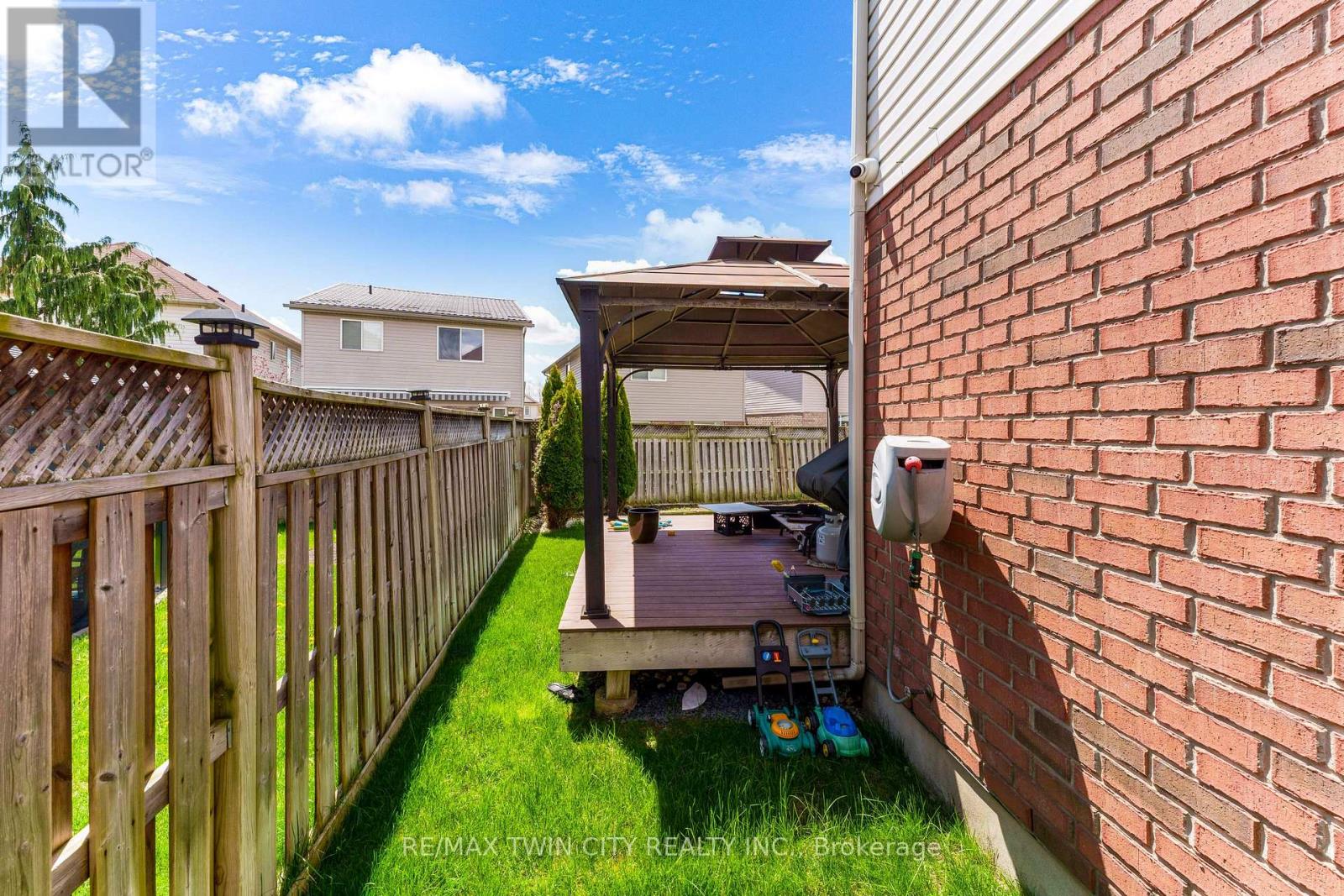 437 Beaumont Crescent, Kitchener, Ontario  N2A 0C4 - Photo 38 - X13124846