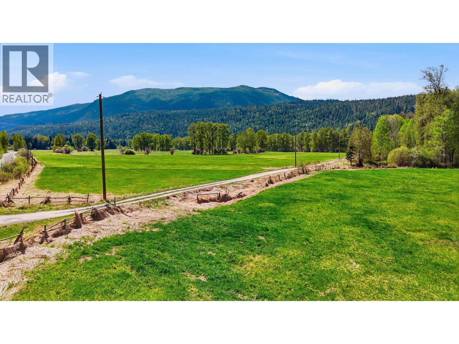 000 Lumby Mabel Lake Road, Lumby, British Columbia  V0E 2G6 - Photo 14 - 10386640