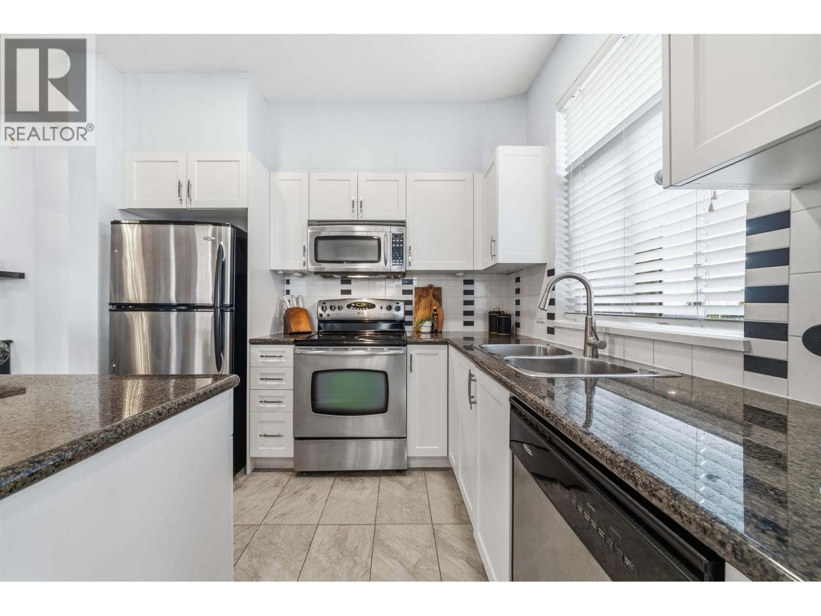 112 2330 Wilson Avenue, Port Coquitlam, British Columbia  V3C 1Z6 - Photo 2 - R3123372