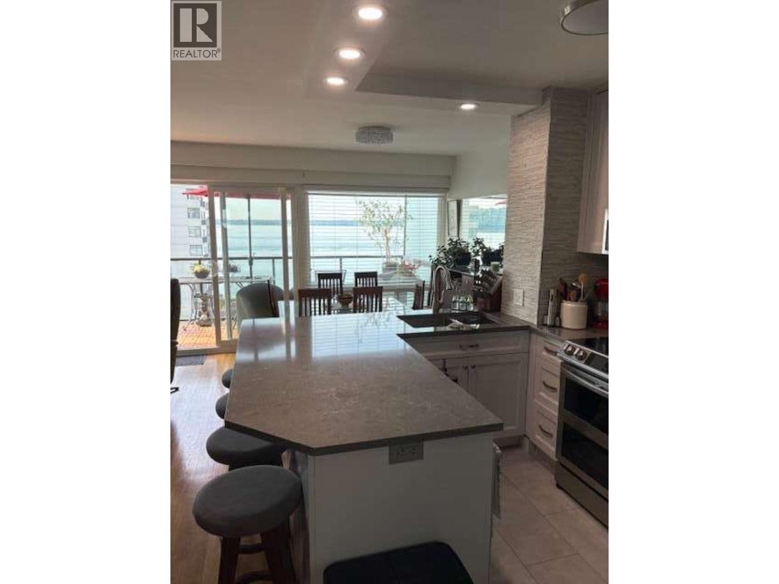 404 1845 Bellevue Avenue, West Vancouver, British Columbia  V7V 1B2 - Photo 3 - R3123433