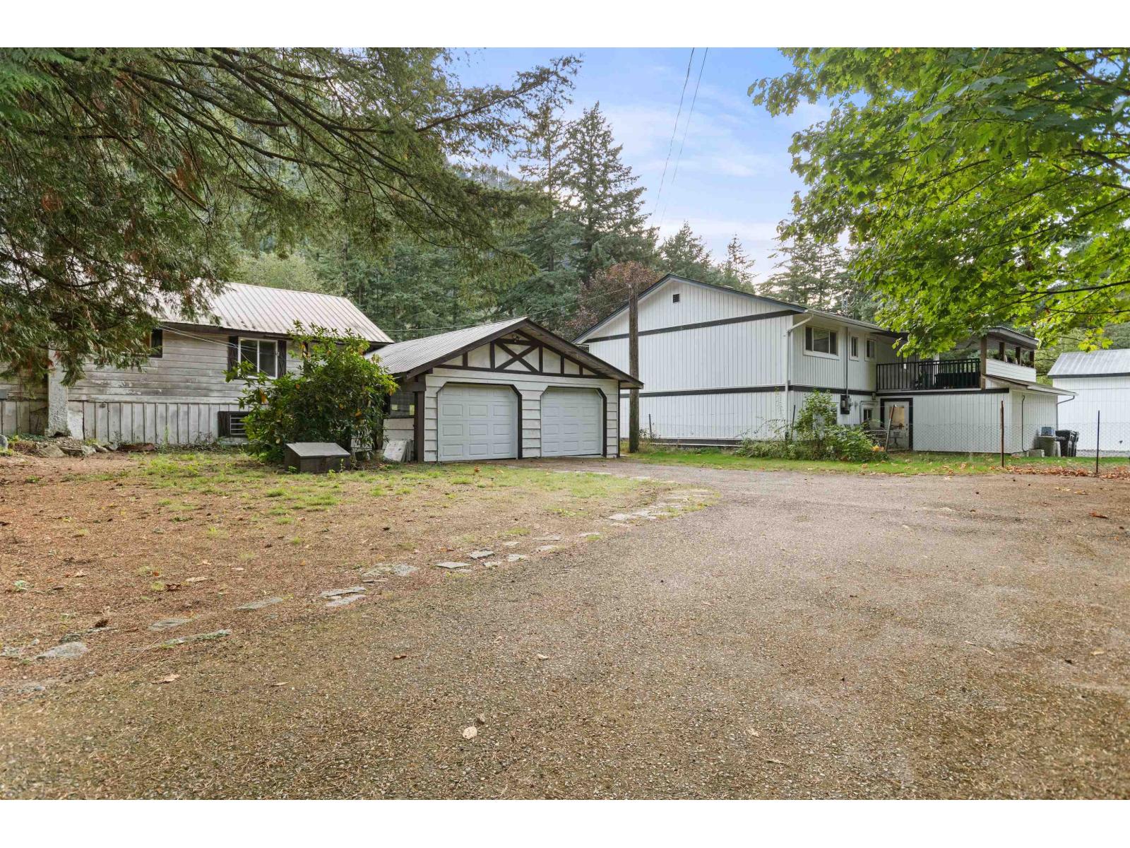 63491 Flood Hope Road, Hope, Hope, British Columbia  V0X 1L2 - Photo 3 - R3121638