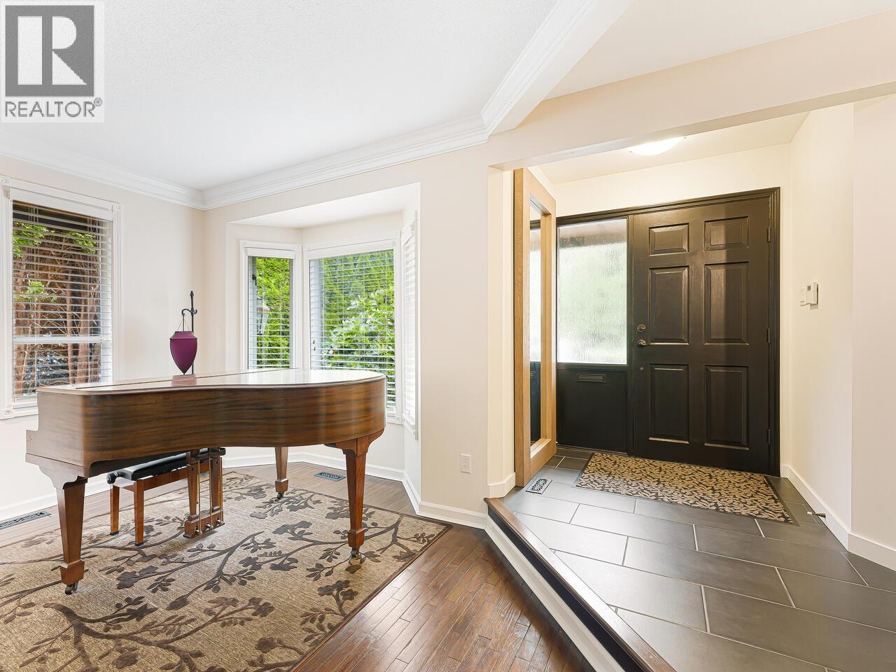 4426 Marine Drive, West Vancouver, British Columbia  V7W 2N9 - Photo 2 - R3123412