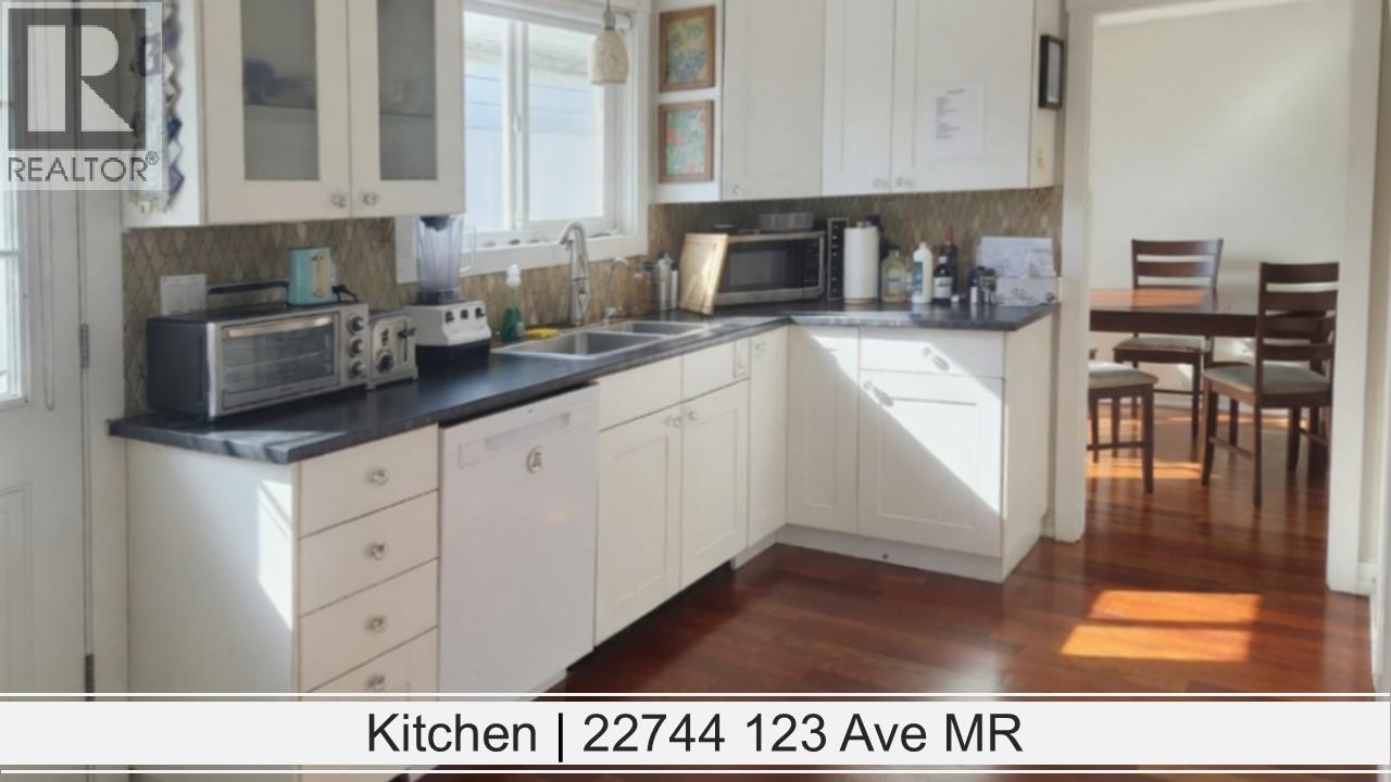 22744 123rd Avenue, Maple Ridge, British Columbia  V2X 4E6 - Photo 2 - R3123419