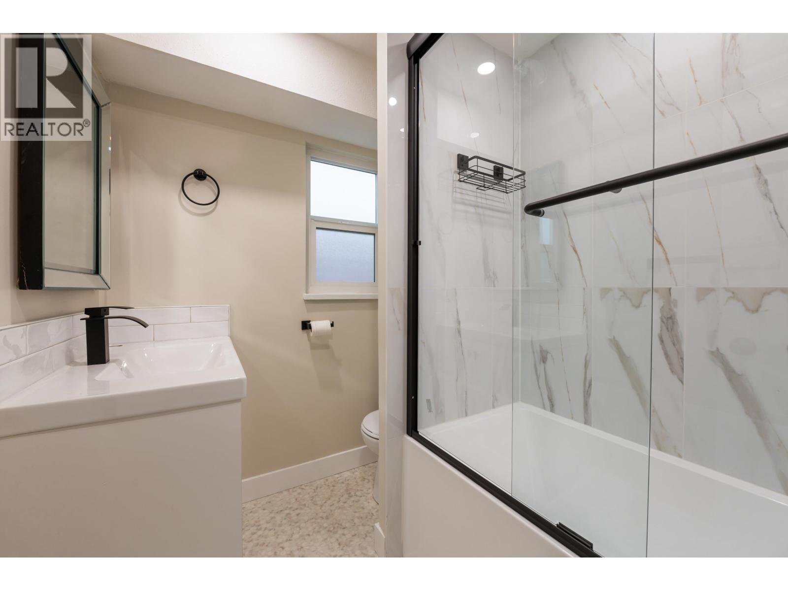 5444 Manor Street, Burnaby, British Columbia  V5G 1B7 - Photo 36 - R3123432