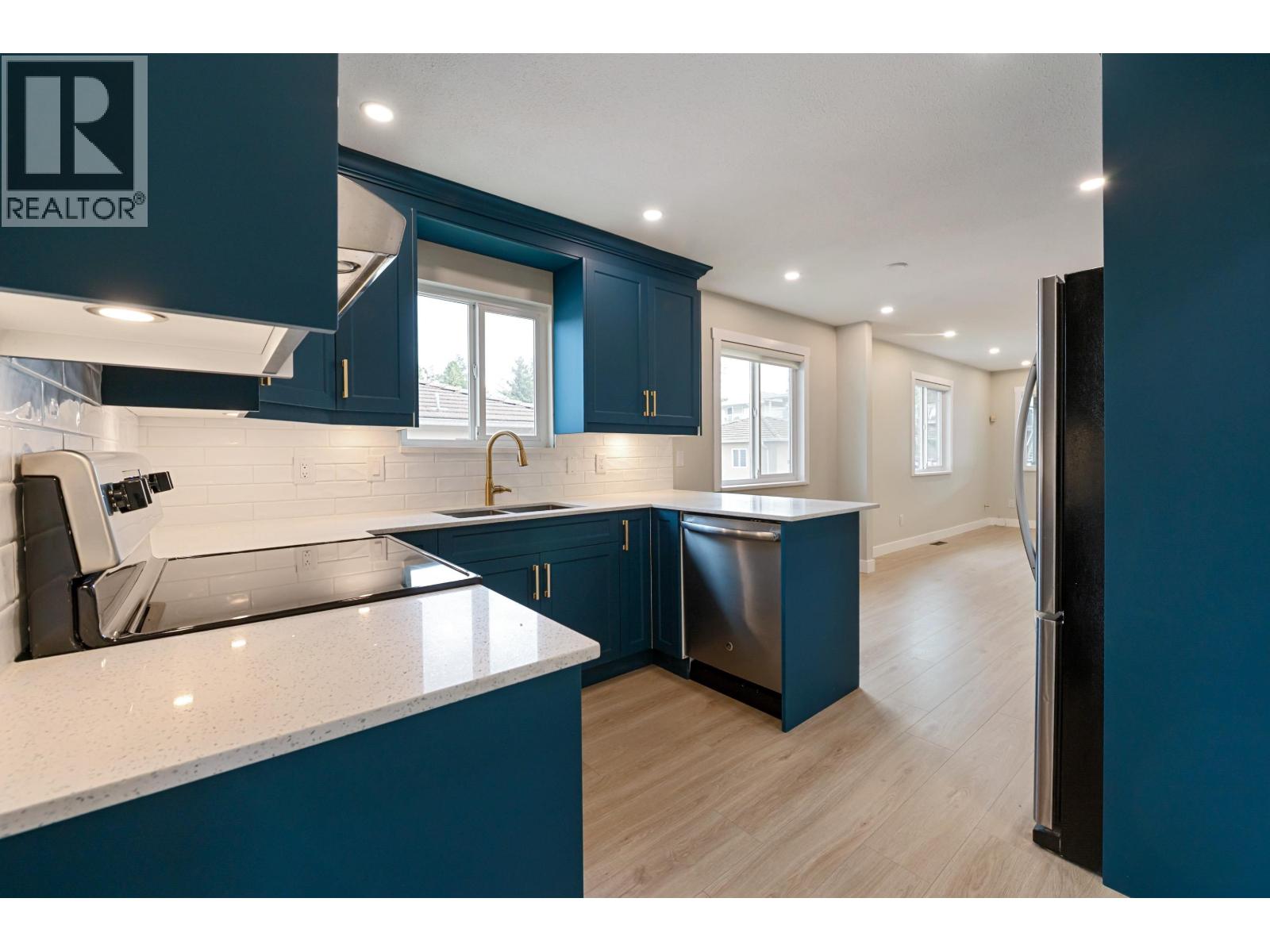5444 Manor Street, Burnaby, British Columbia  V5G 1B7 - Photo 11 - R3123432