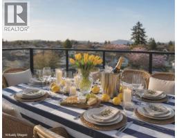 2 128 W WOODSTOCK AVENUE, Vancouver, British Columbia