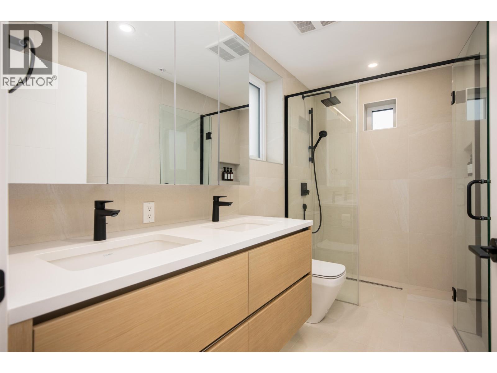 2 128 W Woodstock Avenue, Vancouver, British Columbia  V5Y 2S2 - Photo 13 - R3119196