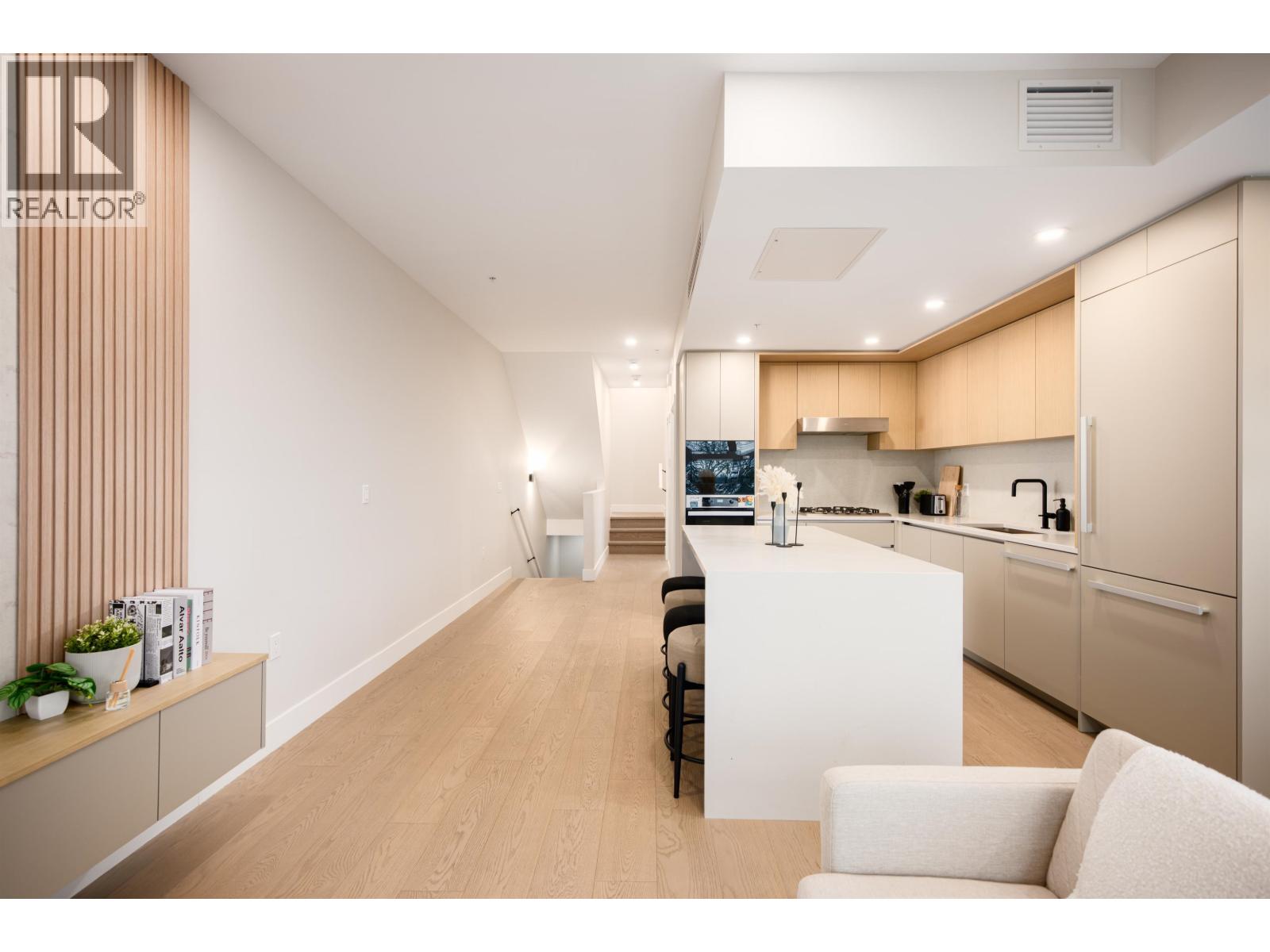 2 128 W Woodstock Avenue, Vancouver, British Columbia  V5Y 2S2 - Photo 7 - R3119196