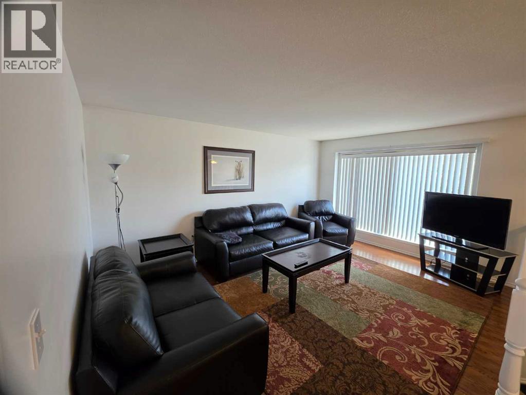 3404 61 Avenue, Lloydminster, Alberta  T9V 2T8 - Photo 3 - A2310257