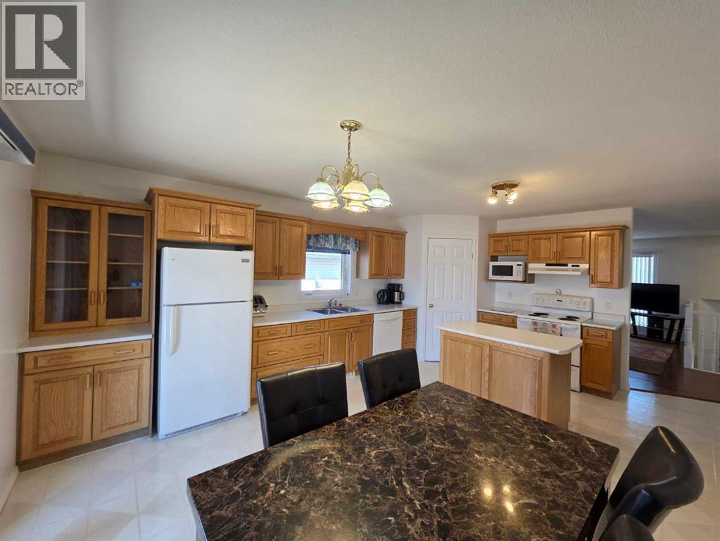 3404 61 Avenue, Lloydminster, Alberta  T9V 2T8 - Photo 5 - A2310257