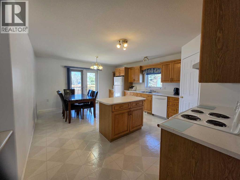 3404 61 Avenue, Lloydminster, Alberta  T9V 2T8 - Photo 4 - A2310257