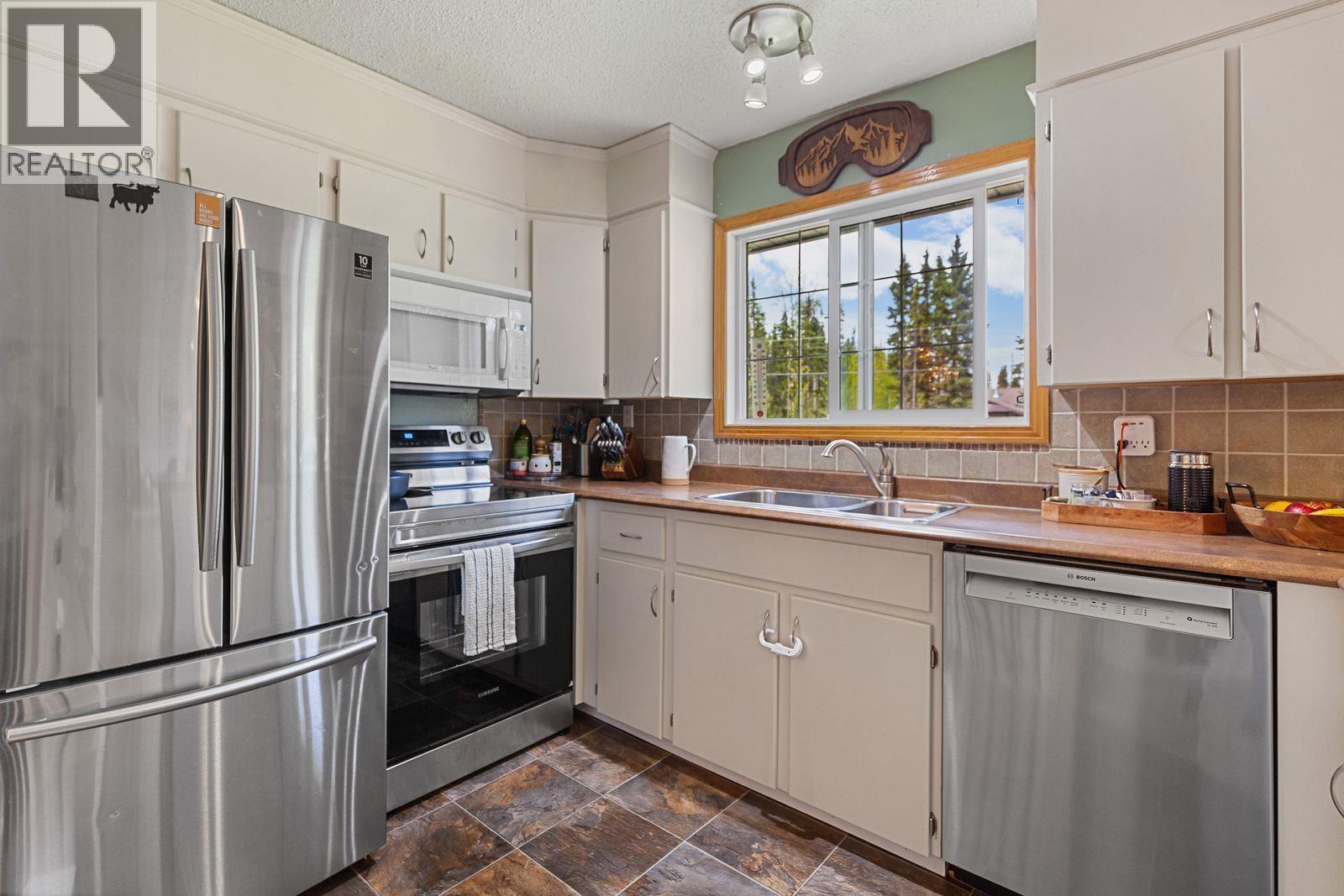 8325 Corral Road, Prince George, British Columbia  V2N 6N1 - Photo 2 - R3123428
