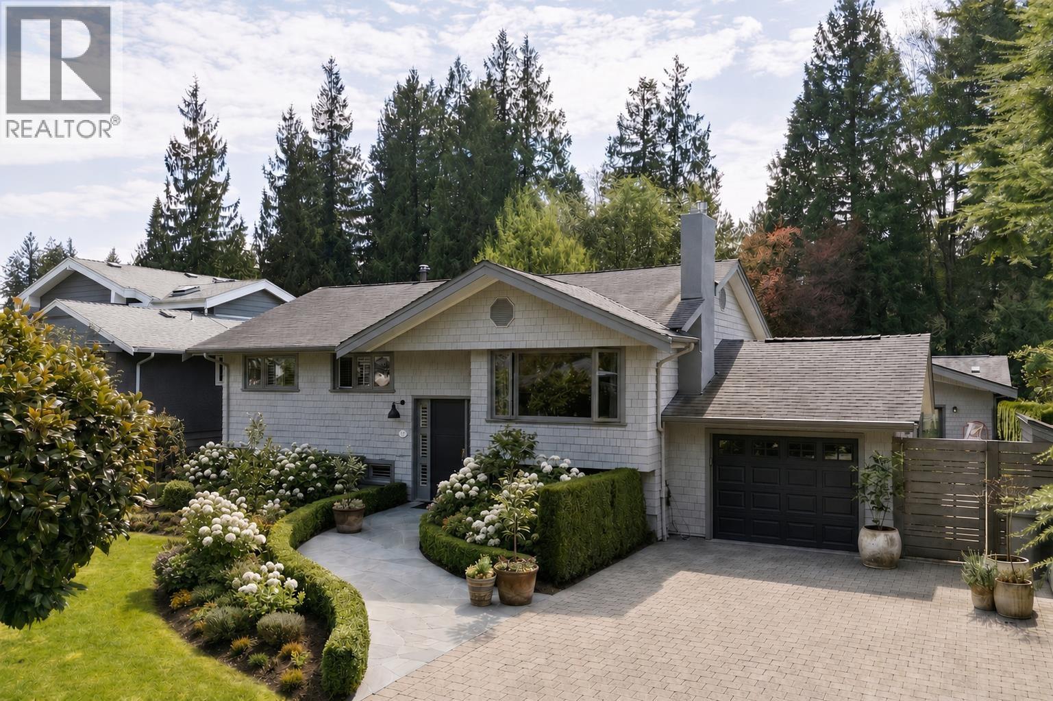1383 W 23RD STREET, North Vancouver, British Columbia