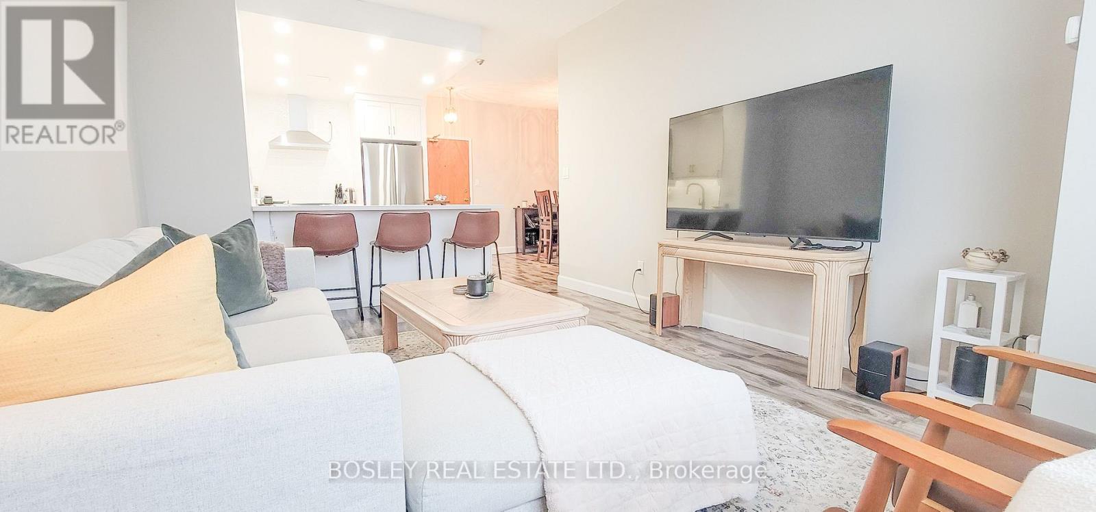 822 - 326 Major Mackenzie Drive E, Richmond Hill, Ontario  L4C 8T4 - Photo 4 - N13124970