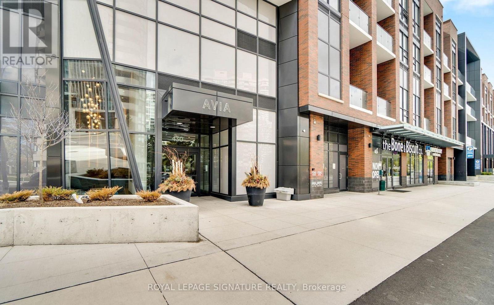 506 - 430 Square One Drive E, Mississauga, Ontario  L5B 0L6 - Photo 3 - W13124930