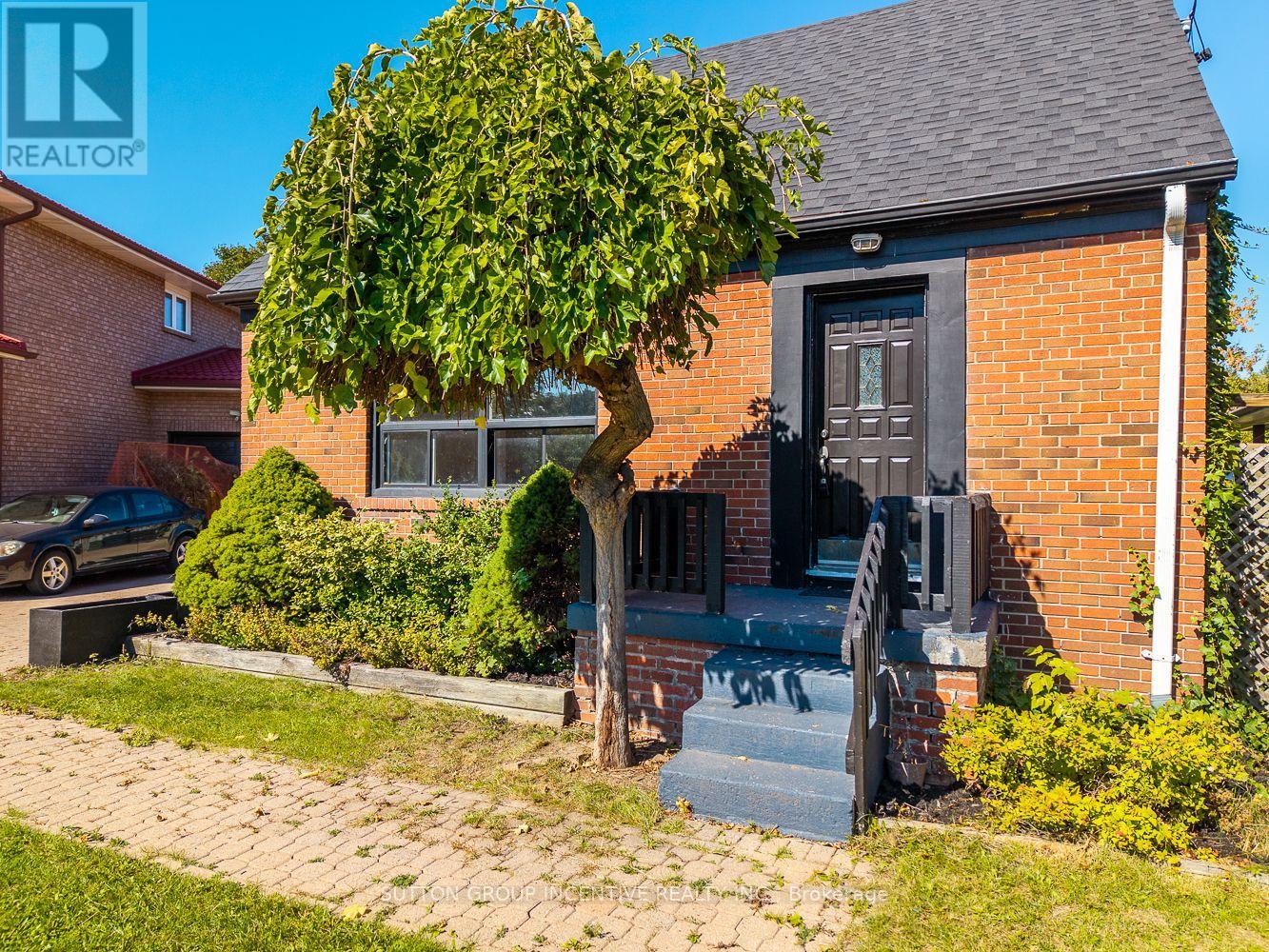 65 Barrhead Crescent, Toronto, Ontario  M9W 3Z8 - Photo 1 - W13124978