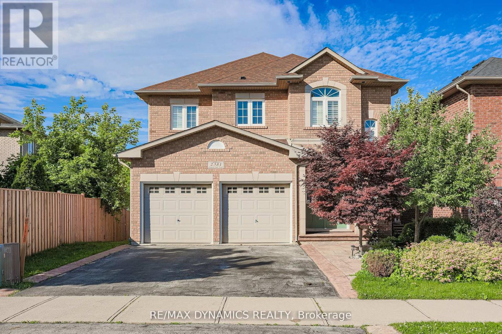 2381 Grand Oak Trail, Oakville, Ontario  L6M 4V4 - Photo 2 - W13125000